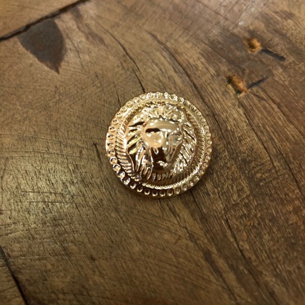 Botão Lion Dourado Grande