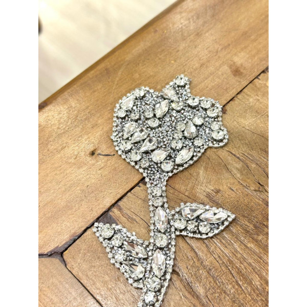 Aplique Floral de Pedras