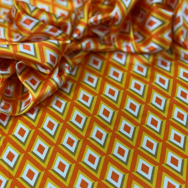 Cetim Belíve Triangular Fundo Amarelo e Laranja