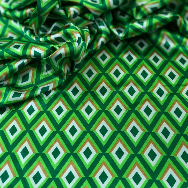 Cetim Belíve Triangular Fundo Verde