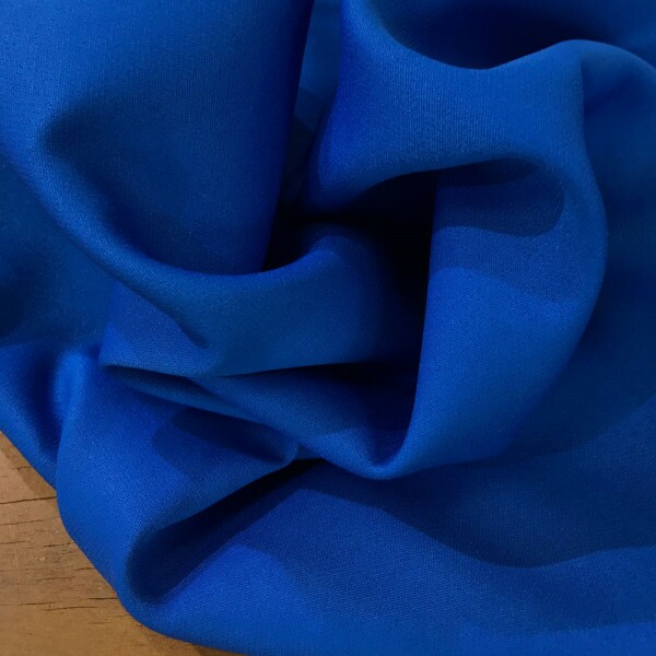 Alfaiataria Crepe Carolina Tropical Azul Bic