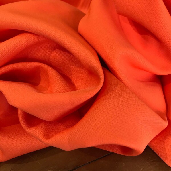 Alfaiataria Crepe Carolina Tropical Coral