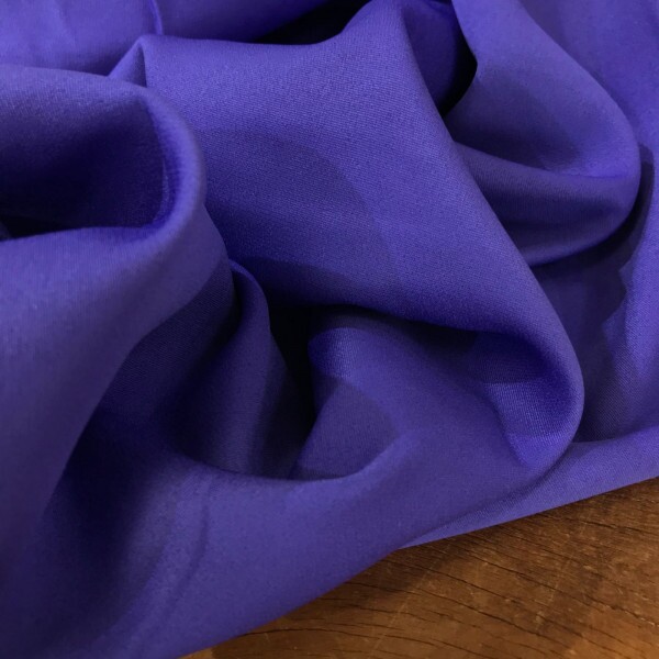 Alfaiataria Crepe Carolina Tropical Roxo