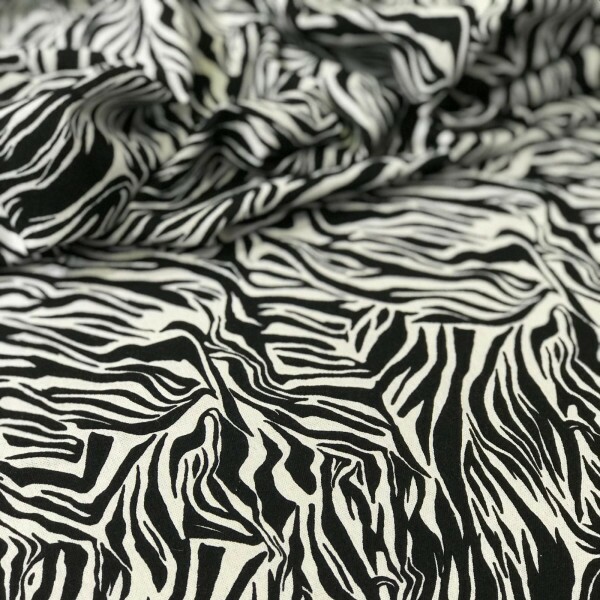 Linho Misto Fundo Preto e Branco Animal Print