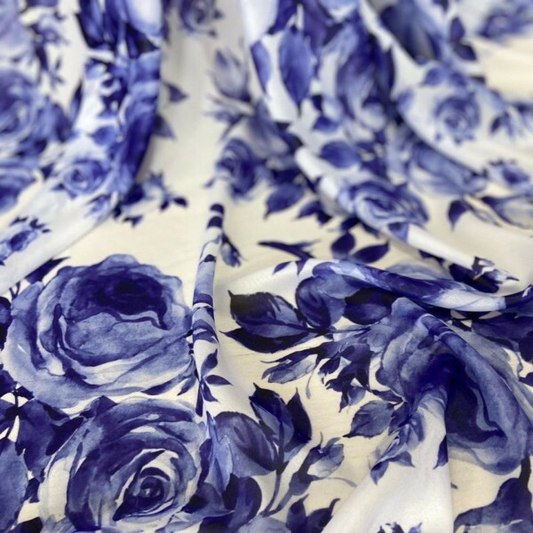 Chiffon Fundo Branco Floral Blue