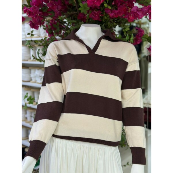Blusa Tricot c/ Gola Marrom c/ Bege Blusa Tricot c/ Gola Marrom c/ Bege
