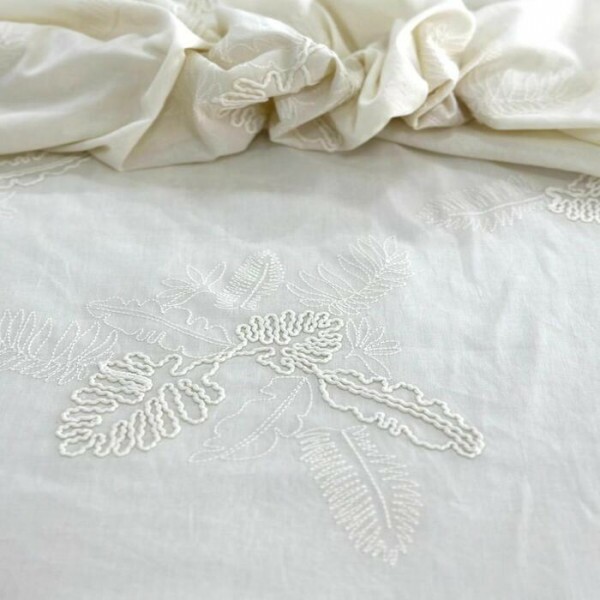 Bordado Susy Baunilha