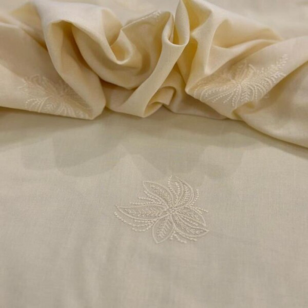 Bordado Brenda Amarelo Manteiga