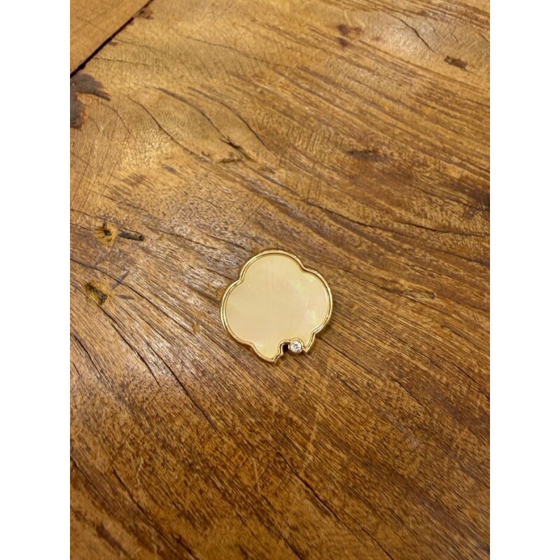 Botão Madre Pérola com Strass