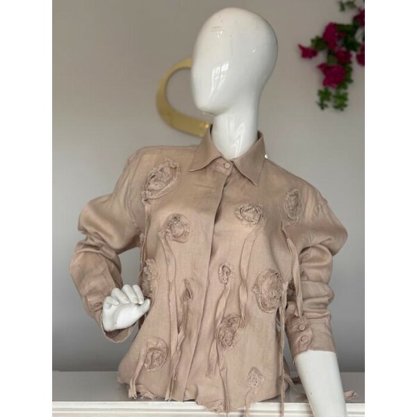 Camisa Linho Flores Aplicadas Bege