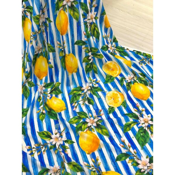 Crepe Listrado Azul com Limões Crepe Listrado Azul com Limões