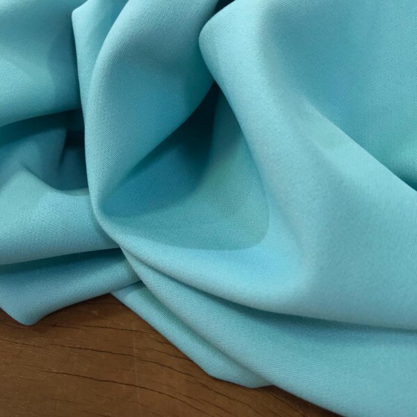 Alfaiataria Crepe Carolina Azul Bebê
