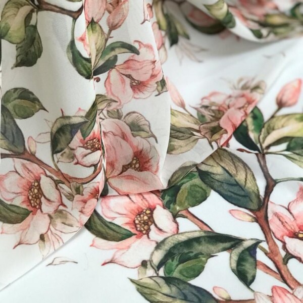 Crepe GGT Branco Floral Rosa e Verde 