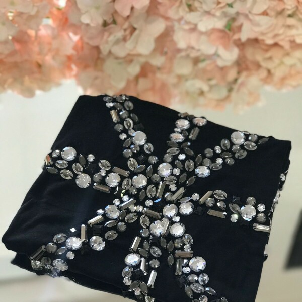 T-shirt Black com Pedrarias