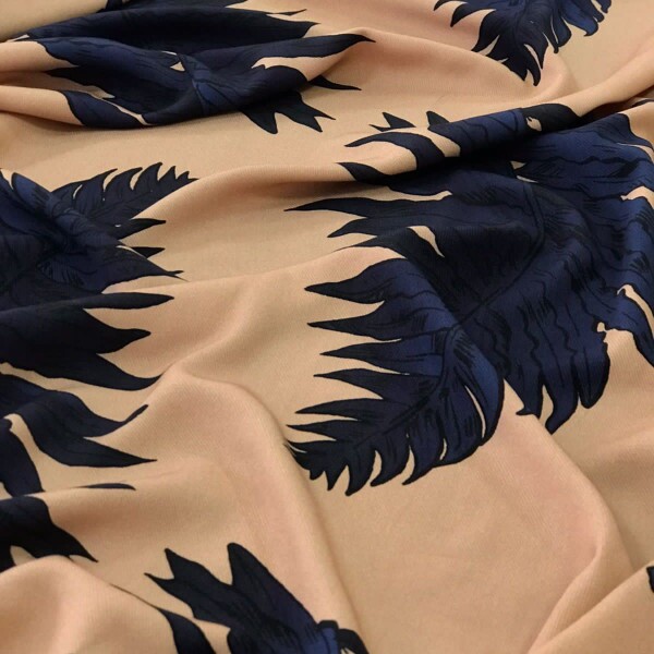 Viscose Nude Folhagem Azul Marinho