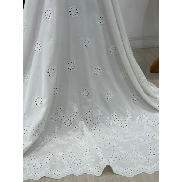 Laise off white