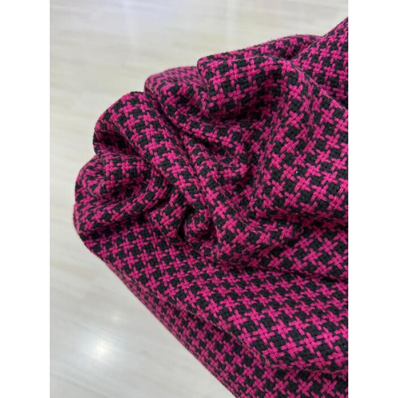 Tweed Preto com Rosa