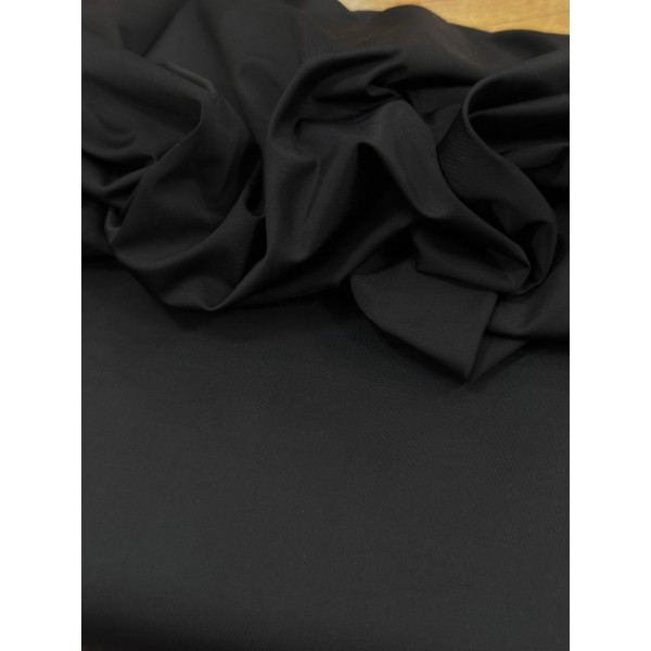 Malha de Poliamida Santa Constância Preto