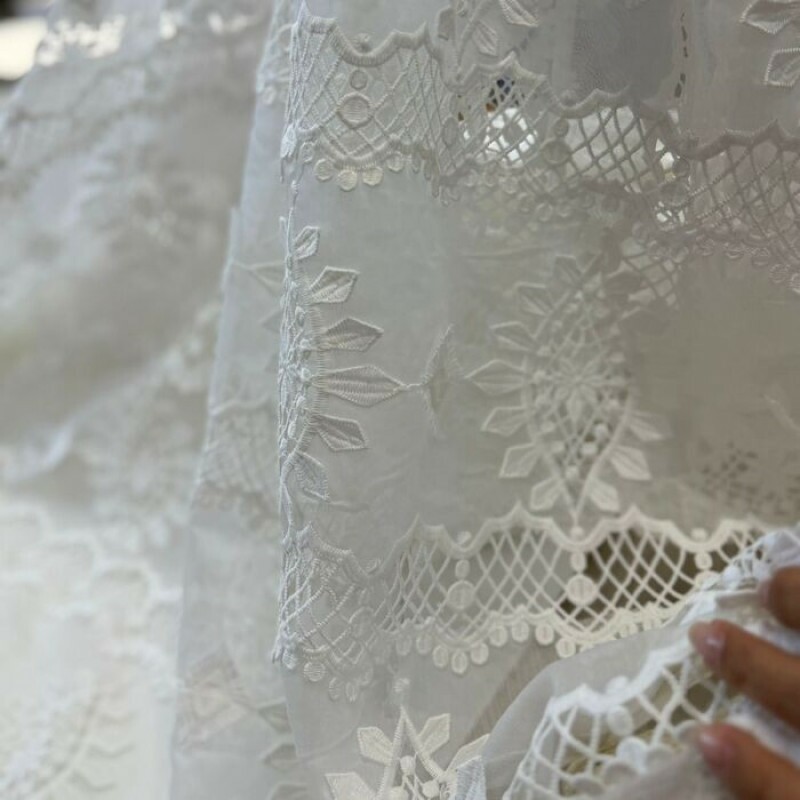 Organza Com Bordado 3D Branco