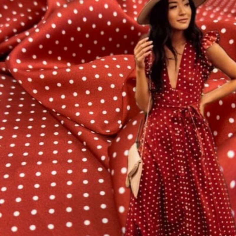 Cetim Resinado Vermelho com Poá Cetim Resinado Vermelho com Poá