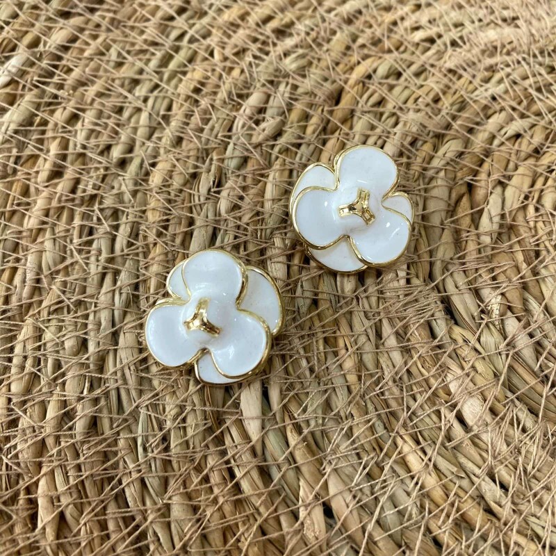Botão Flor Off White com Dourado 3D Maior - 11619