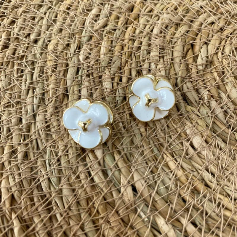 Botão Flor Off White com Dourado 3D Menor - 11618