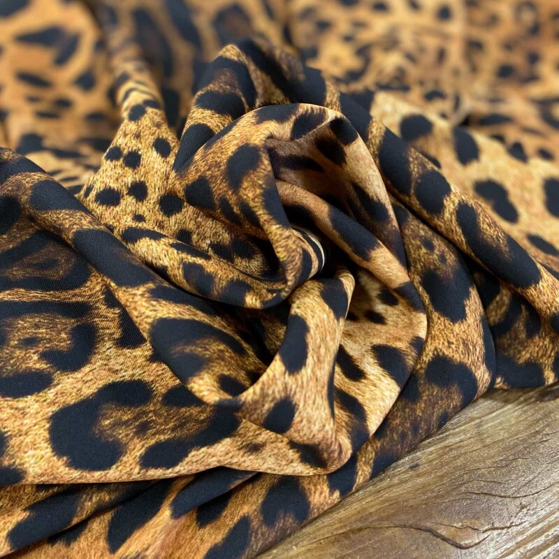 Alfaiataria Crepe Carolina Animal Print