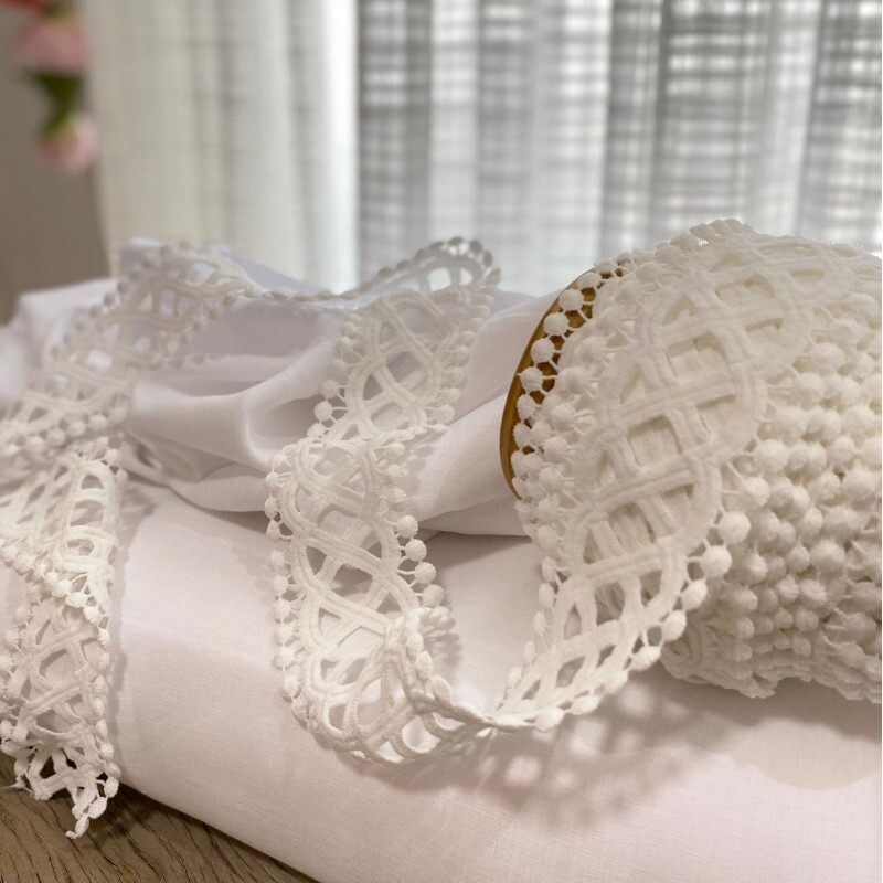 Entremeio Off White Trançado com Poa - 13275