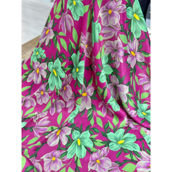Rayon Italiano Flores Fundo Pink