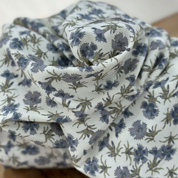 Seda Pura Estampada Cravos