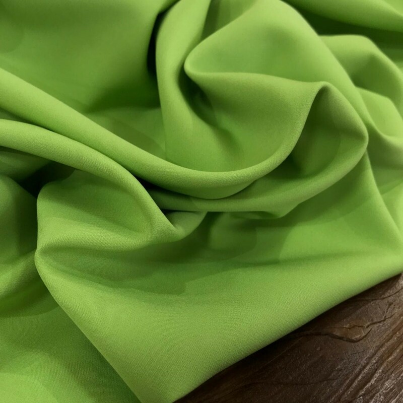 Alfaiataria Crepe Carolina Maça Verde Alfaiataria Crepe Carolina Maça Verde