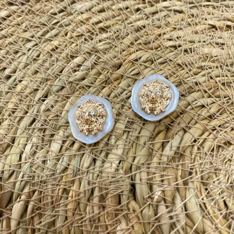 Botão Lion Dourado Resinado Menor - 11593