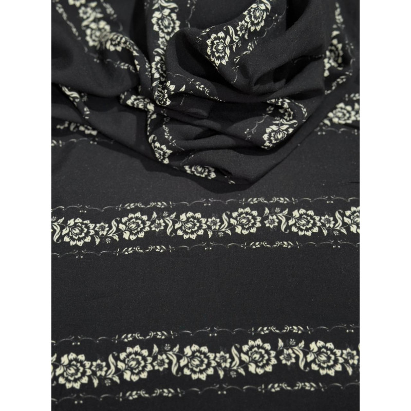 Viscose Fileiras Florais Fundo Preto