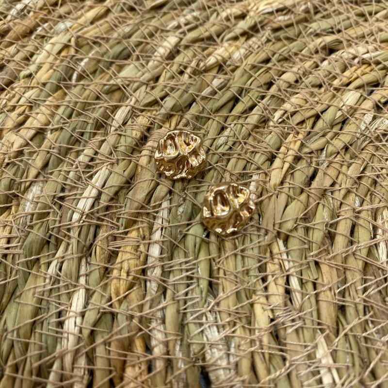 Botão Dourado Irregular Menor - 11279